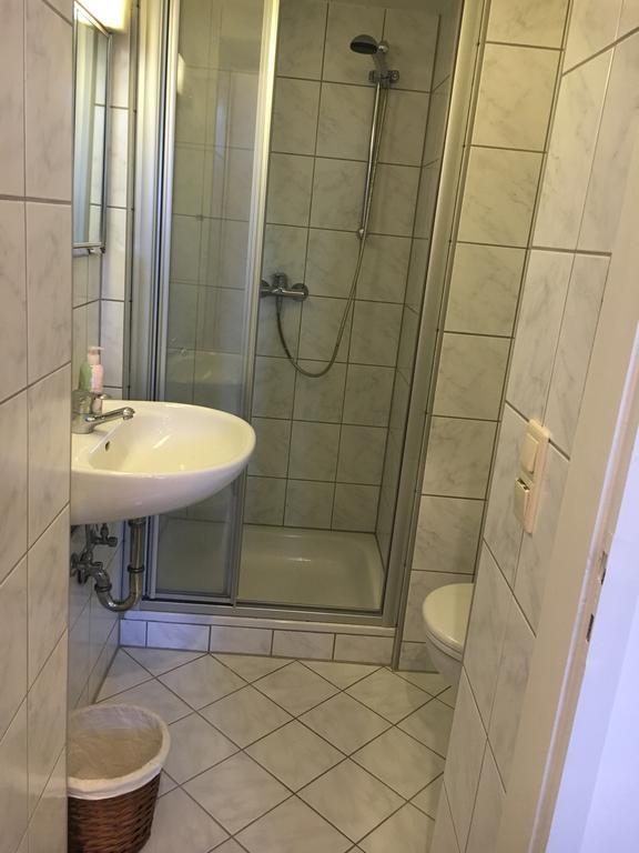 Messe Ferienwohnung Duesseldorf Oberkassel Eksteriør billede